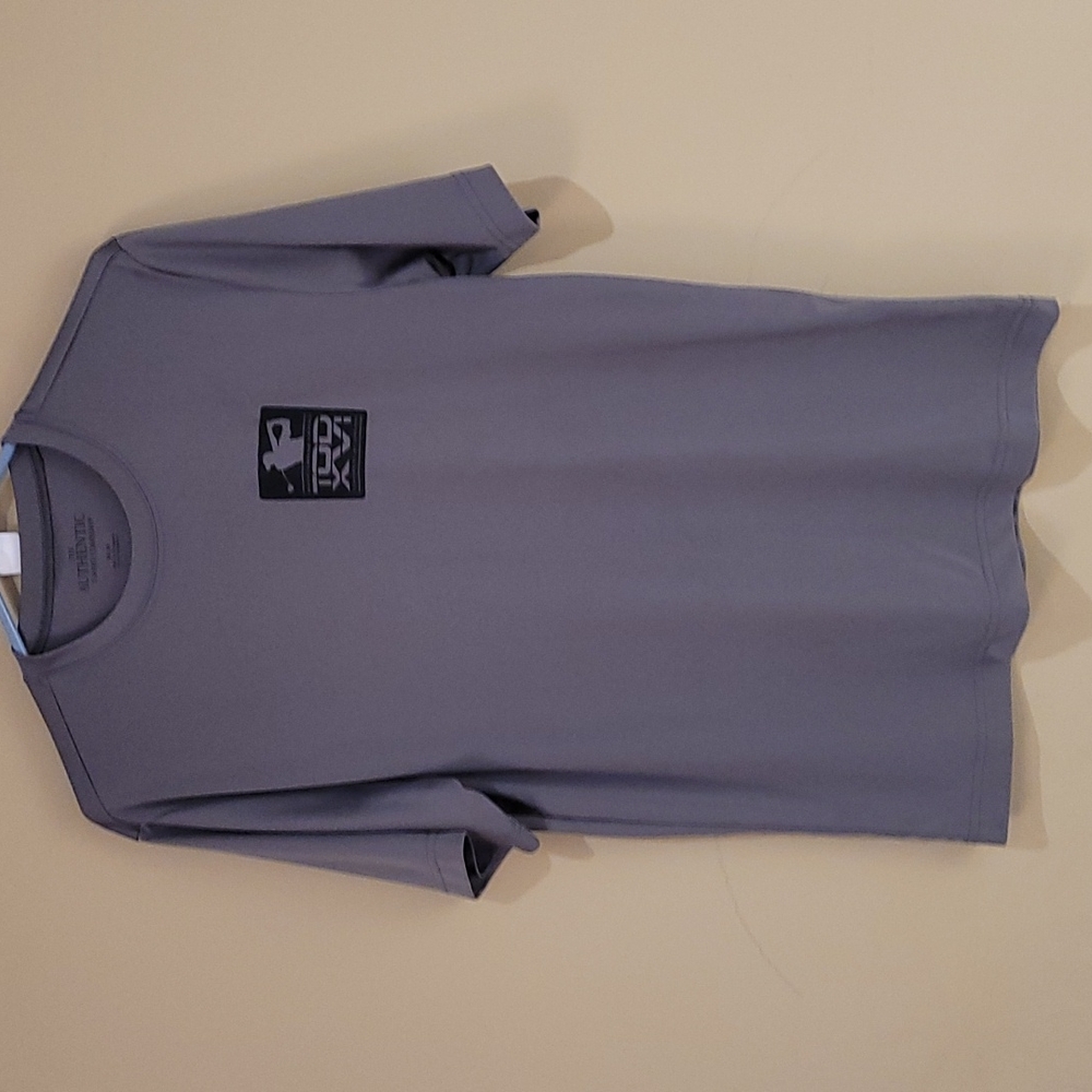 The Authentic t-shirt co men shirt medium size